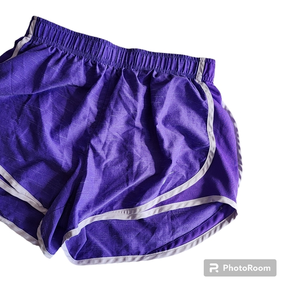 Womens Nike Dri Fit Shorts Size small purple - Picture 3 of 7
